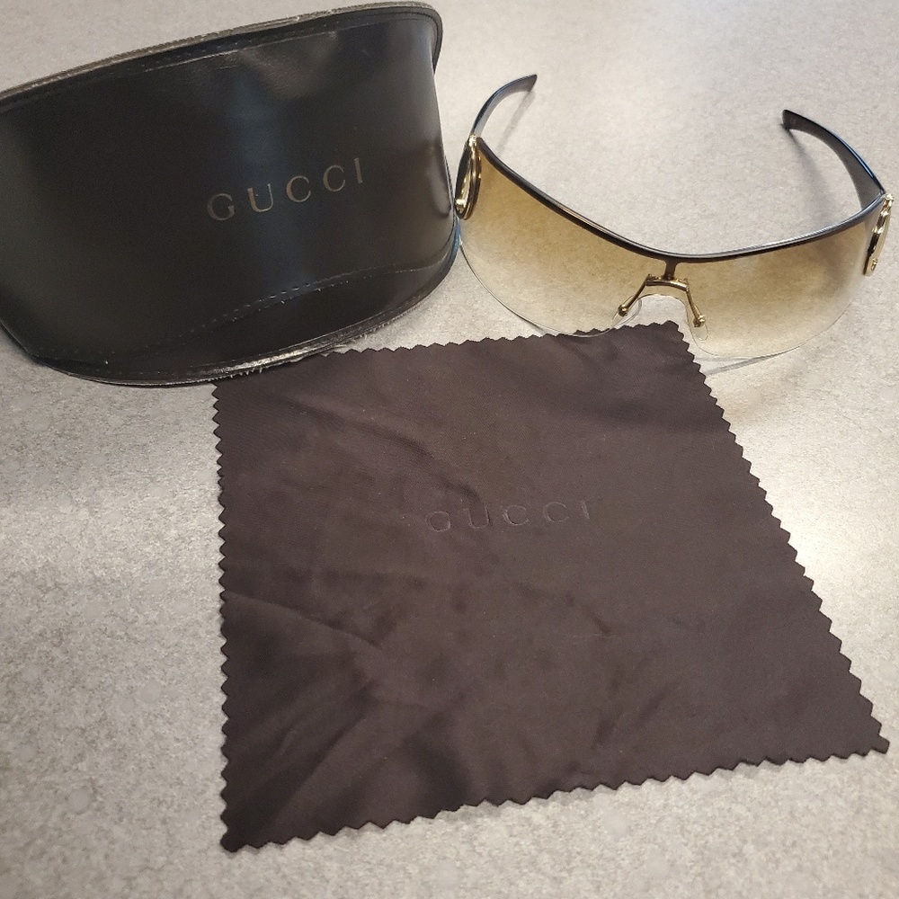 WOMENS GUCCI  sunglasses
